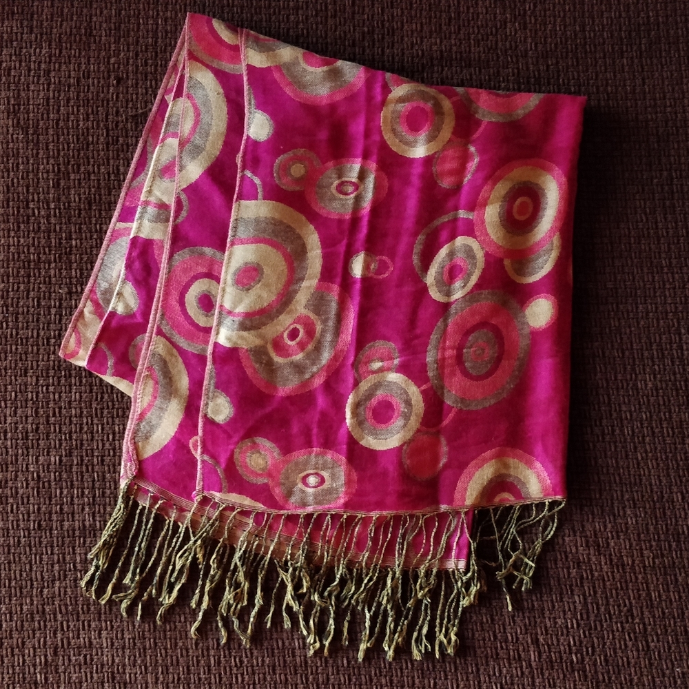 Circle motif hot-pink & gold wrap
